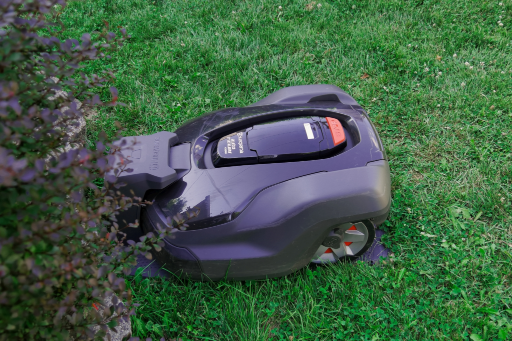 lawn mower robot